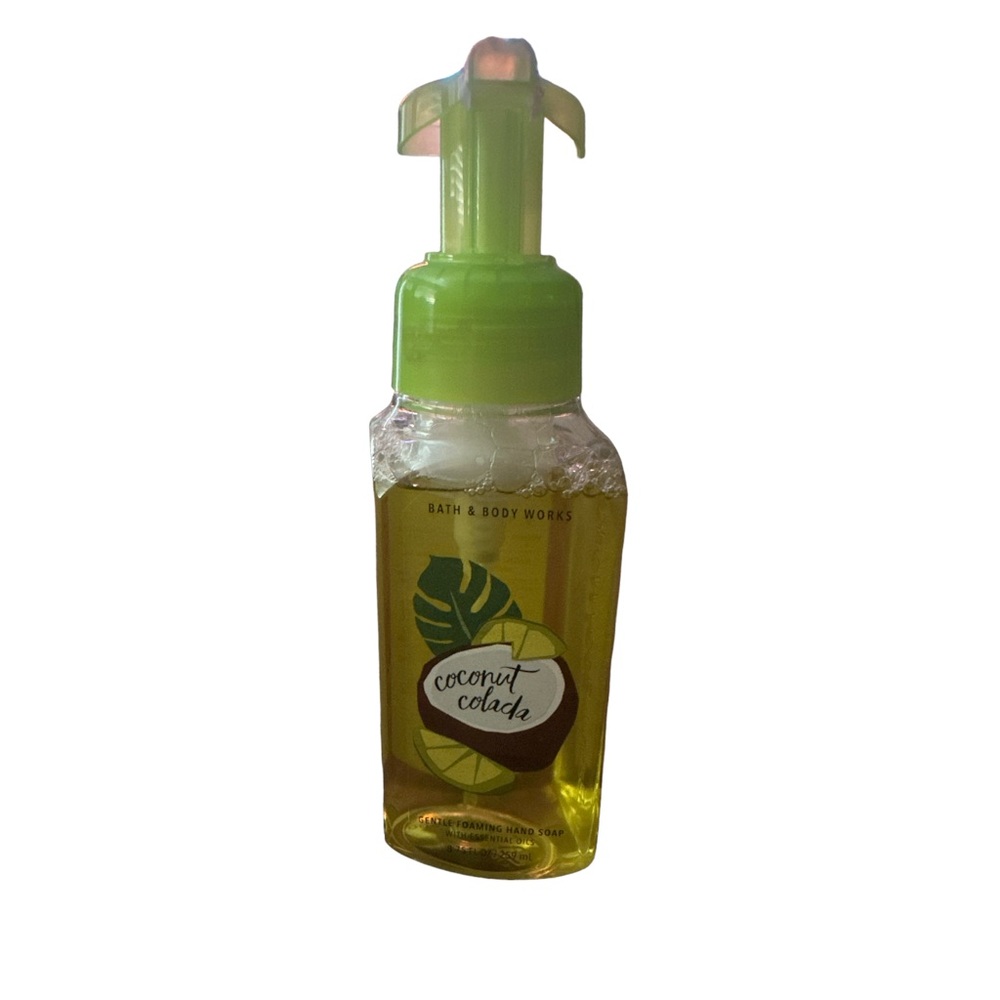 Bath and Body Works Coconut Colada Foaming Soap